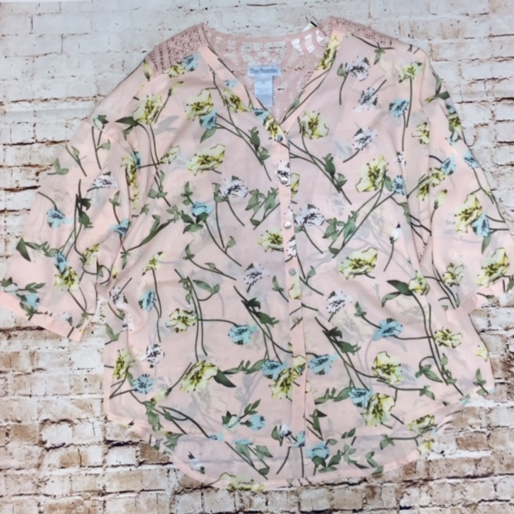 BEAUTIFUL FLORAL SHIRT! - Picture 2 of 6